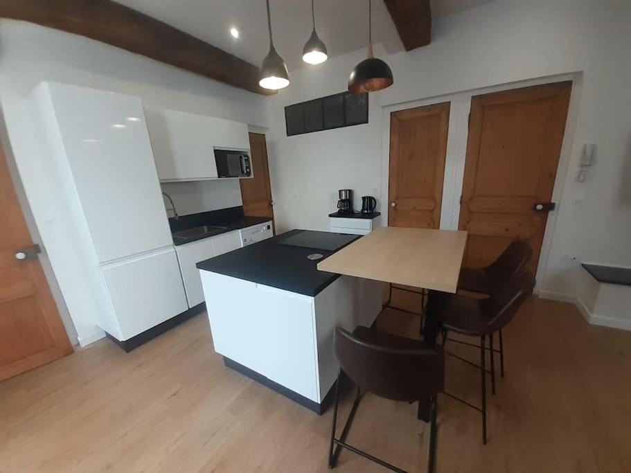 Classe 4 Etoiles - Cybele - Centre Ville 2 Chambres, Cour Privative Et Garage Vienne  Zewnętrze zdjęcie